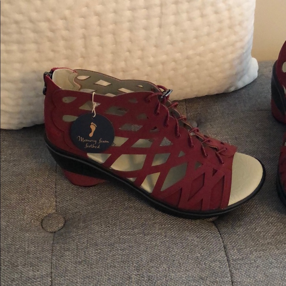 NWT JBU by Jambu Footwear Women's Sugar Cane